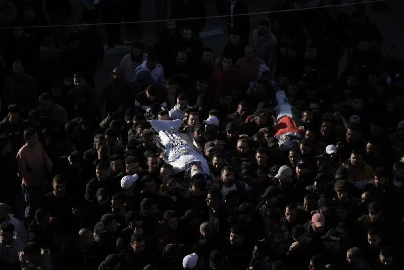 巴勒斯坦武装分子23日早些时候向以色列南部发射火箭弹