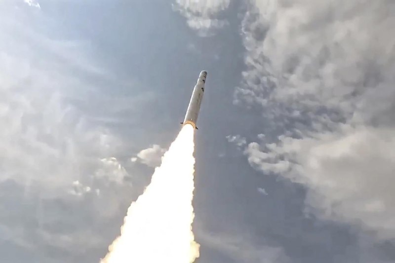 伊朗14日成功发射“查姆兰-1”号卫星