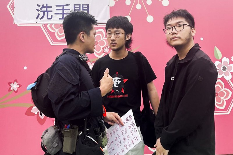 “六四事件”35周年之际，香港警方带走数人，台湾举行纪念活动