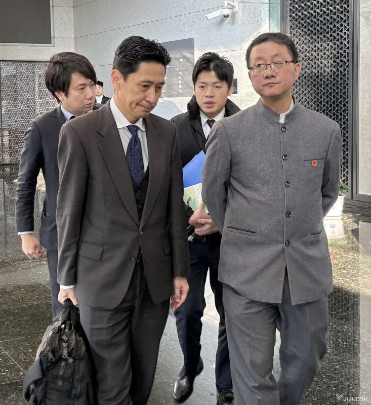 日本外务省亚洲大洋洲局局长金井正彰17日访华，18日在北京与中国外交部亚洲司司长刘劲松举行了磋商