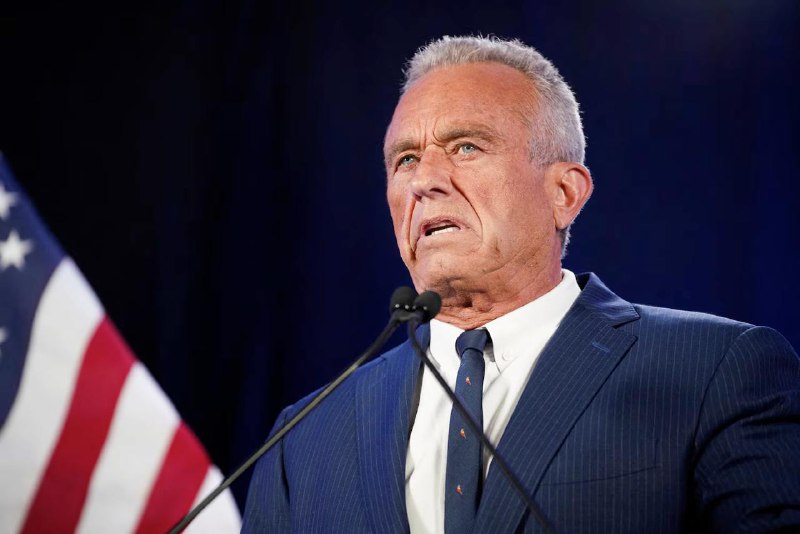 美国独立总统候选人小罗伯特·弗朗西斯·肯尼迪23日宣布暂停竞选总统，并表态支持特朗普