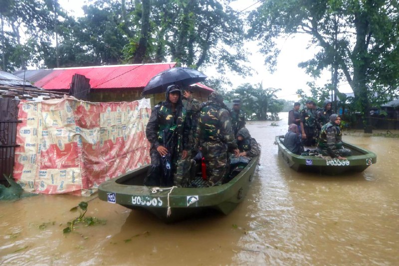 印度东北部和孟加拉国的季风风暴引发洪水，已造成至少41人死亡，数百万户家庭被淹