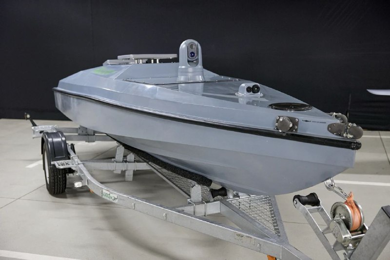 乌克兰国防部情报总局6日声称，乌克兰特种作战部队在刻赤海峡附近使用V5型海上自主警卫无人艇对俄罗斯2021年投入使用的“谢尔盖·科托夫”号护卫舰进行了袭击，造成7人死亡、6人受伤、52人获救