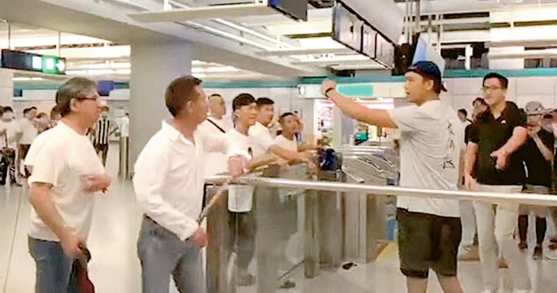 香港前立法会议员林卓廷与另外6名“非白衣人”2月27日被裁定2019年7月21日在港铁元朗站内涉参与暴动罪成，被判囚25至37个月