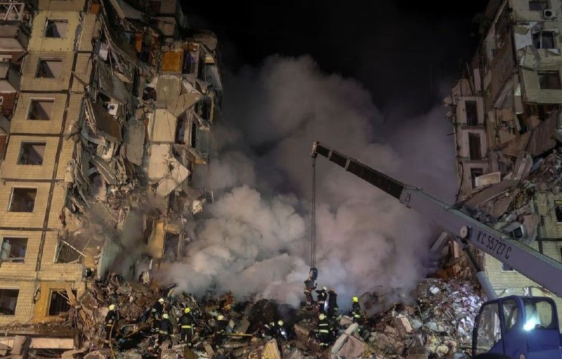 俄罗斯1月14日对乌克兰发动导弹袭击，击中第聂伯市一座9层楼房导致至少14人死亡，64人受伤