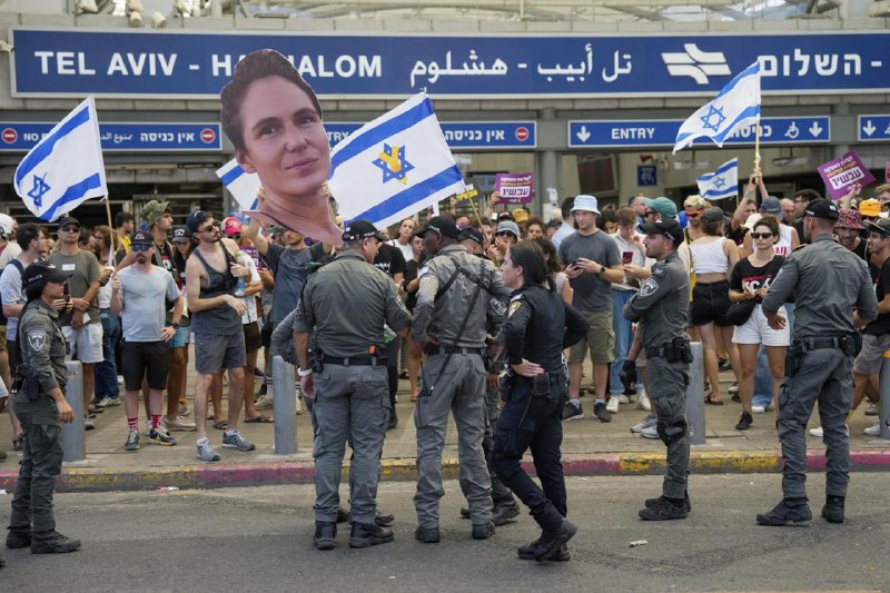 以色列2日举行大罢工，抗议政府未能带回被扣押的人质