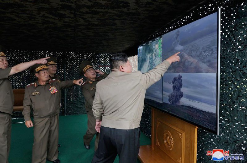 朝鲜导弹总局18日成功进行了“火星-11丙-4.5”新型战术弹道导弹试射和改良型战略巡航导弹试射