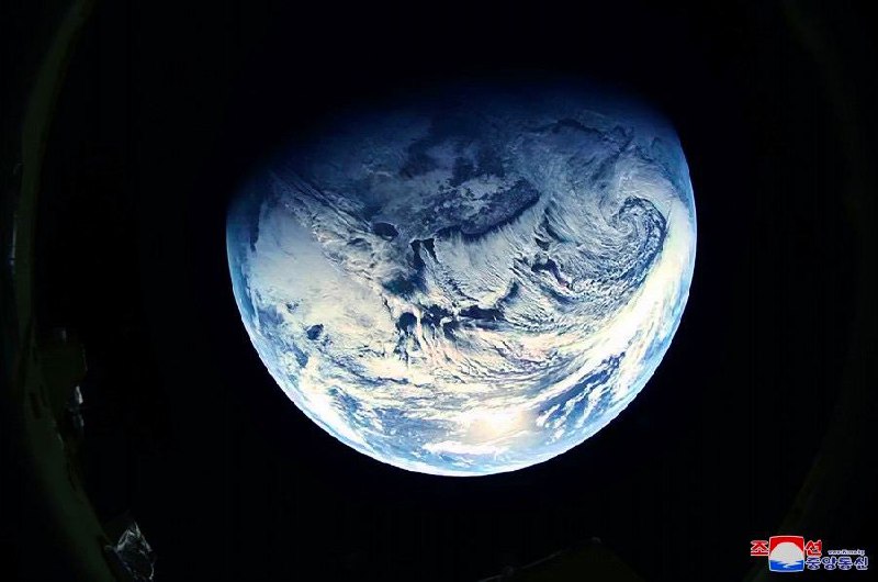 朝鲜18日进行了使用固体燃料的“火星炮-18”型洲际弹道导弹发射训练