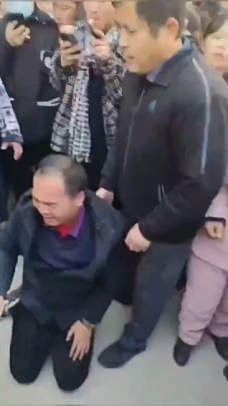 河南省商丘市宁陵县育华园学校学生杨某某2023年12月24日坠楼死亡，疑点引发大批民众示威