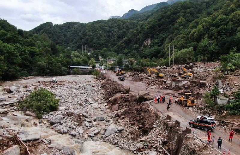 8月11日8时至18时，陕西省西安市长安区局地出现暴雨；18时许，长安区滦镇街道喂子坪村鸡窝子组突发山洪泥石流灾害