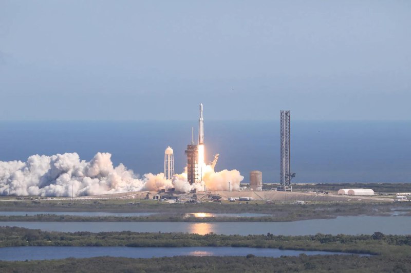 美国航天局14日12时6分发射“欧罗巴快帆船”号探测器，探索木星卫星木卫二表面下是否有适宜生命存在的条件