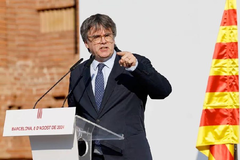 西班牙加泰罗尼亚自治区前主席卡莱斯·普伊格德蒙特8日返回西班牙，随后行踪不明