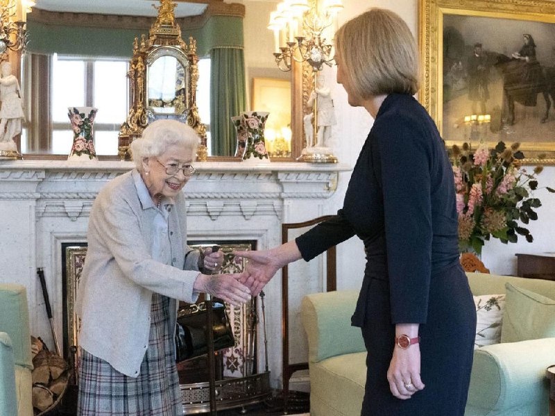 英国执政党保守党新党首伊丽莎白·特拉斯周二正式就任英国首相