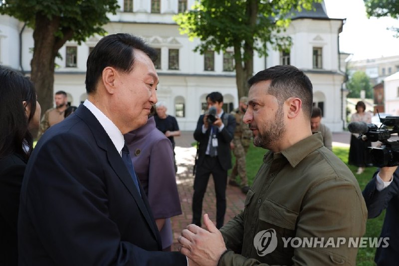 韩国总统尹锡悦16日结束了对立波乌三国的访问并启程回国，将于17日上午抵韩