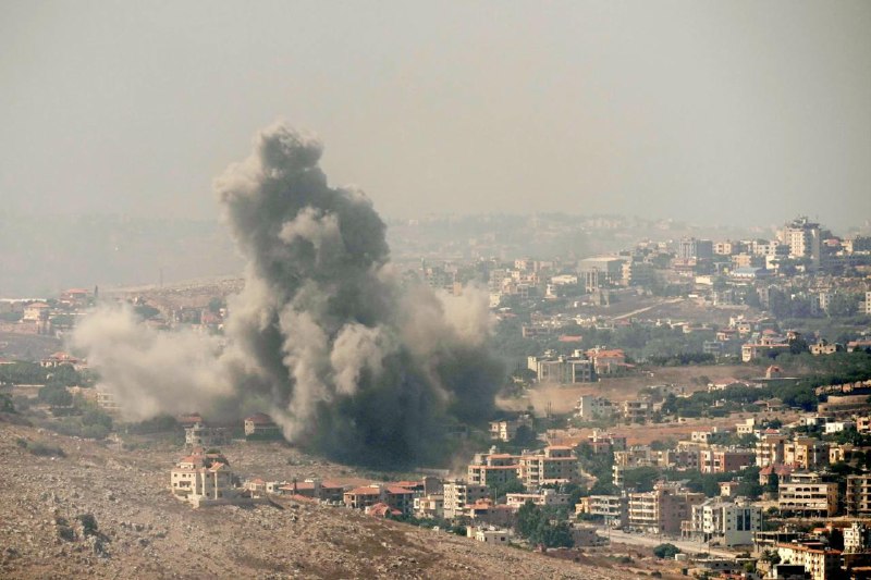 黎巴嫩真主党25日6时30分向位于以色列特拉维夫郊区的以情报和特勤局（摩萨德）总部发射了一枚“卡德尔 1”型弹道导弹