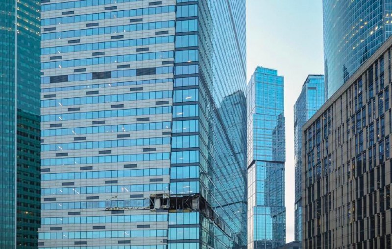 莫斯科市长索比亚宁30日称，乌克兰无人机当天凌晨袭击莫斯科，两座办公大楼的外墙轻微受损，无人员伤亡