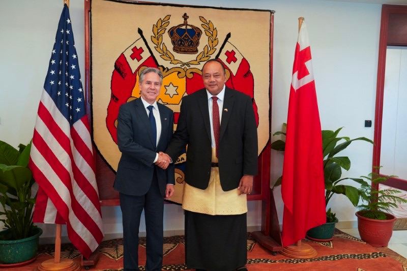 美国国务卿布林肯26日访问汤加期间表示，美国不反对中国与该地区的接触，但有人担心中国投资需要透明并以可持续的融资方式进行