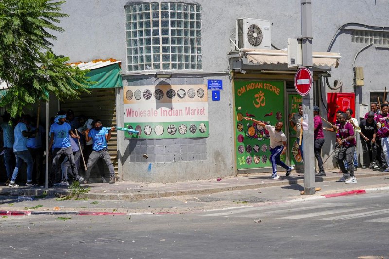 数百名厄立特里亚政府的支持者和反对者2日在以色列发生冲突，随后又与以色列警方发生冲突，造成数十人受伤