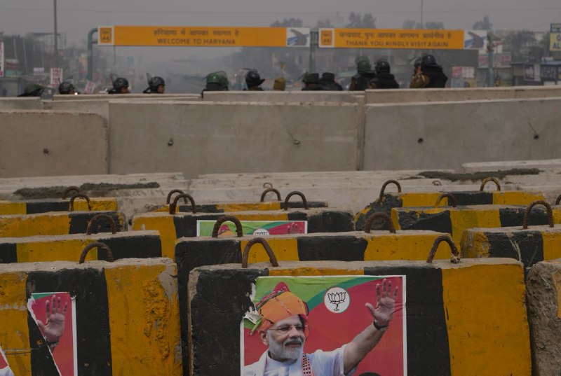 印度农民前往首都新德里抗议，期间与警方发生冲突