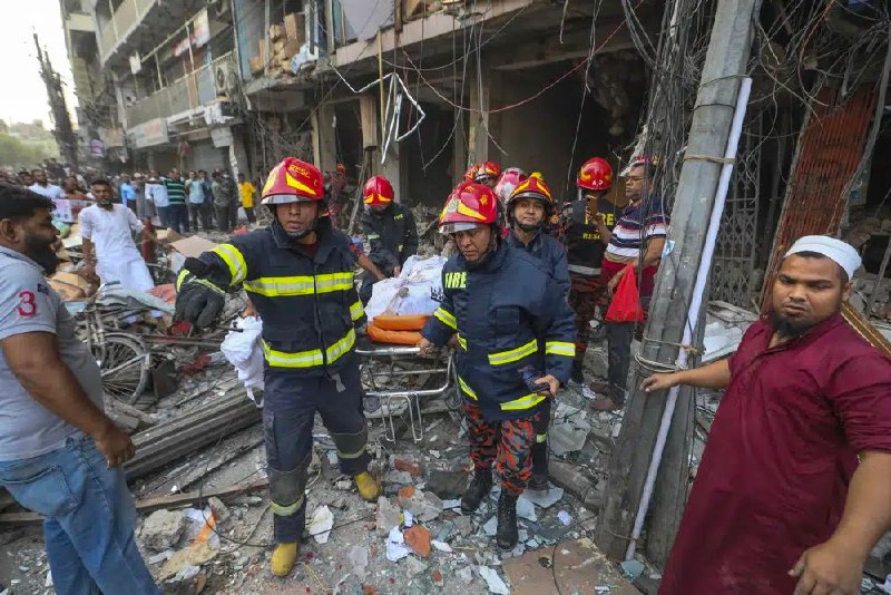 孟加拉国首都达卡老城区一栋七层商业楼7日发生爆炸，造成至少14人死亡，数十人受伤