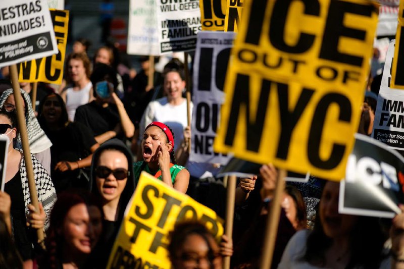 美国洛杉矶市长巴斯6月10日宣布，将于10日20时至11日6时在市中心1平方英里（2.59平方公里）的区域内实施宵禁，以阻止破坏和抢劫行为