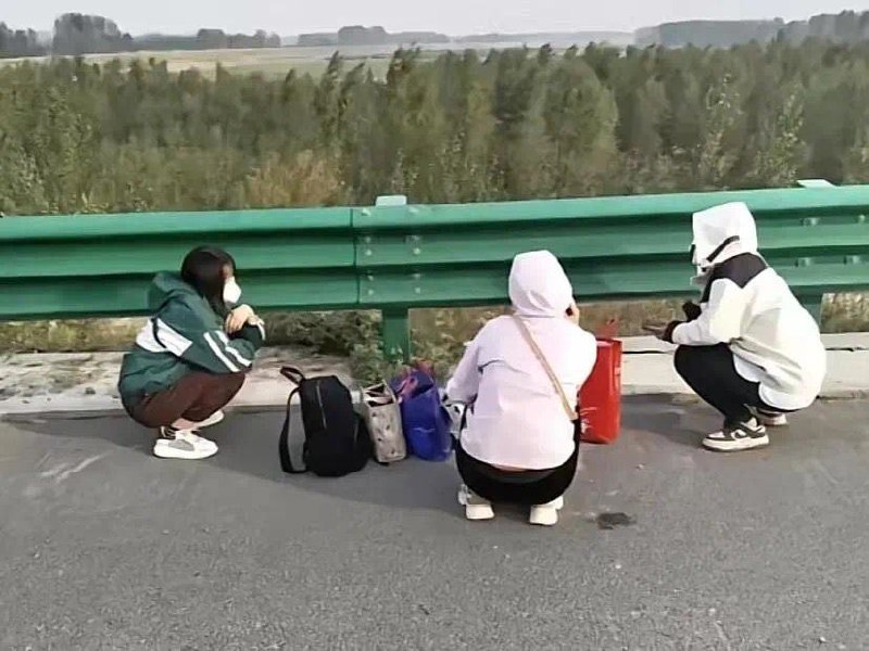 10月29日起，河南多地市陆续发布致在富士康工作人员的公开信，表示做好了当地户籍员工返回家乡的准备