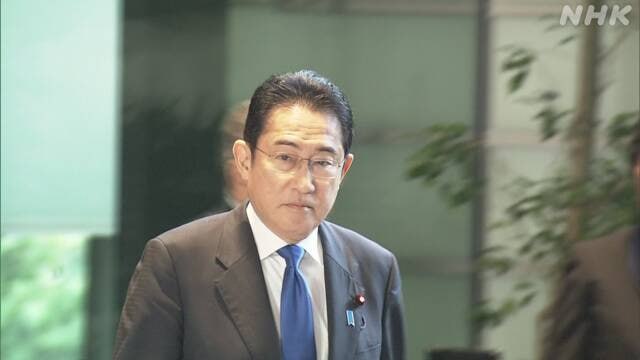 13日，日本的新冠防疫规定放宽为由个人自行判断是否戴口罩，各方反应不一