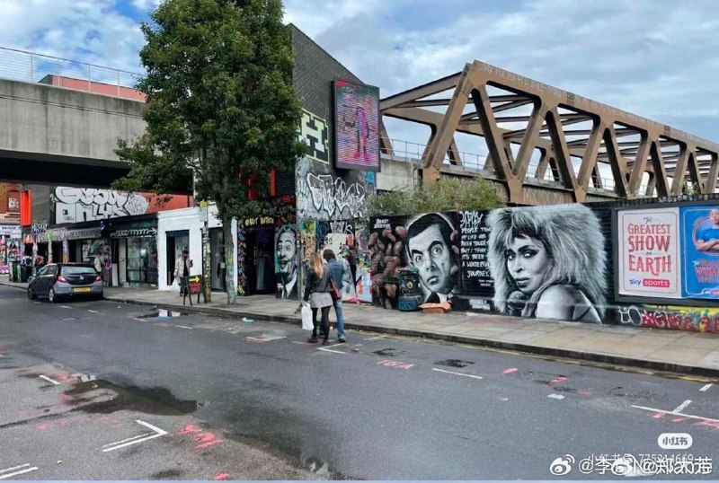 英国东伦敦红砖巷出现“社会主义核心价值观”涂鸦引发争议