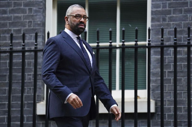 英国前首相戴维·卡梅伦11月13日获任为外交大臣，以接替当日转任内政大臣的詹姆斯·克莱弗利
