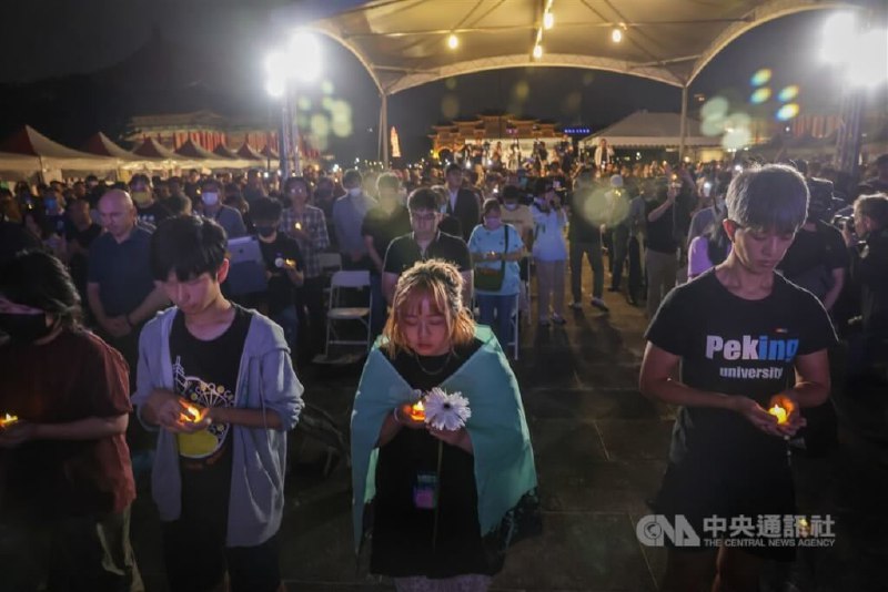 “六四事件”35周年之际，香港警方带走数人，台湾举行纪念活动