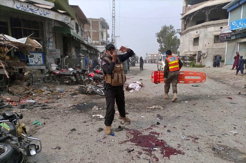 巴基斯坦3日发生两起袭击事件，共造成至少19人死亡